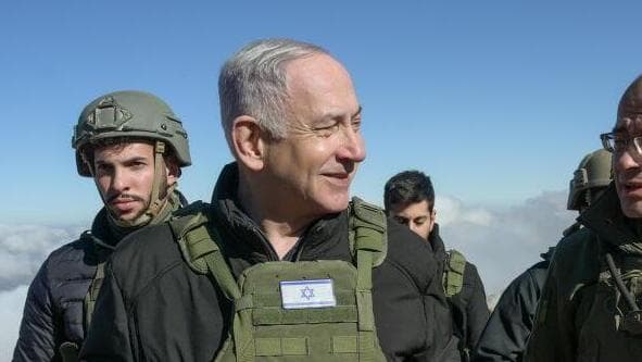 נתניהו בגבול סוריה. ישראל שומרת על פרופיל נמוך בעניין הכורדים (צילום: מעיין טואף/ לע״מ) ראש הממשלה בנימין נתניהו ערך חיתוך-מצב בשיא החרמון, יחד עם שר הביטחון ישראל כ״ץ, הרמטכ״ל רא״ל הרצי הלוי, מפקד פיקוד צפון אלוף אורי גורדין וראש השב״כ רונן בר