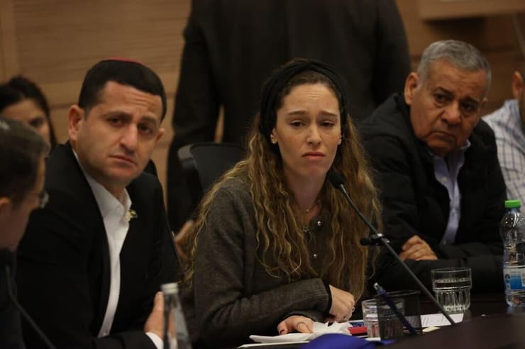 דבריה של אביטל, אשתו של הנגד א' החשוד בפרשת הדלפת המסמכים  בועדת החוץ והביטחון - הצעת חוק מסירת מידע סודי לראש הממשלה ולשרים