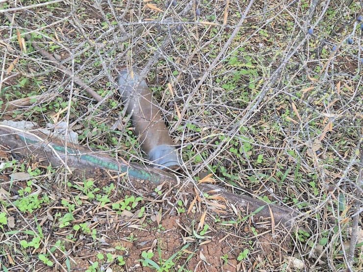 חלקי רקטה בשמורת נחל עיון, שעוד לא נפתחה לציבור הרחב