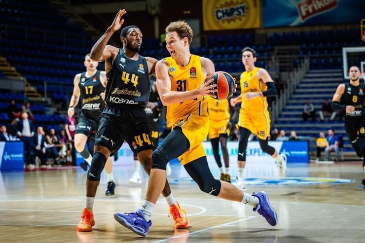 מכבי ת"א - באסקוניה