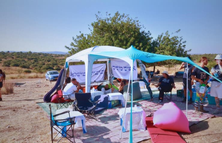  מרחב "אנשים טובים" במסיבה. 