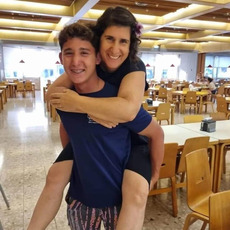 דנה בכר ובנה כרמל נרצחו ב-7 באוקטובר