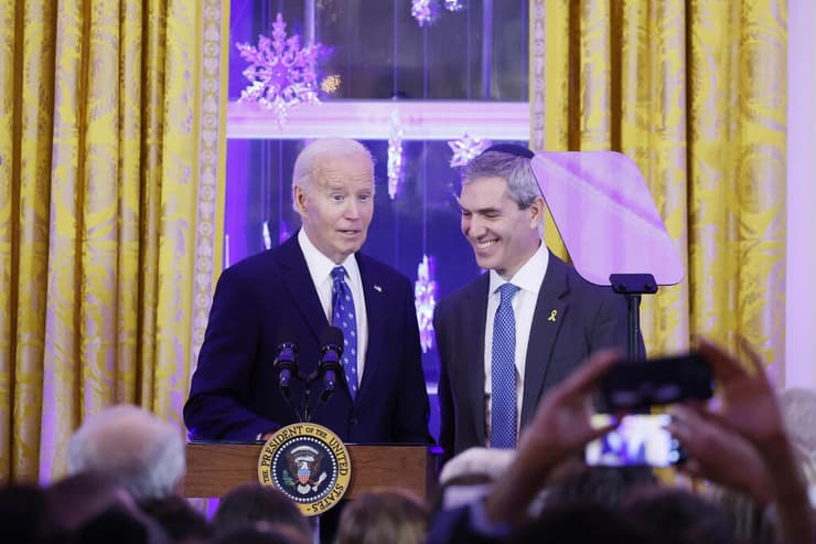 טקס הדלקת הנרות המסורתי בבית הלבן לכבוד חג החנוכה