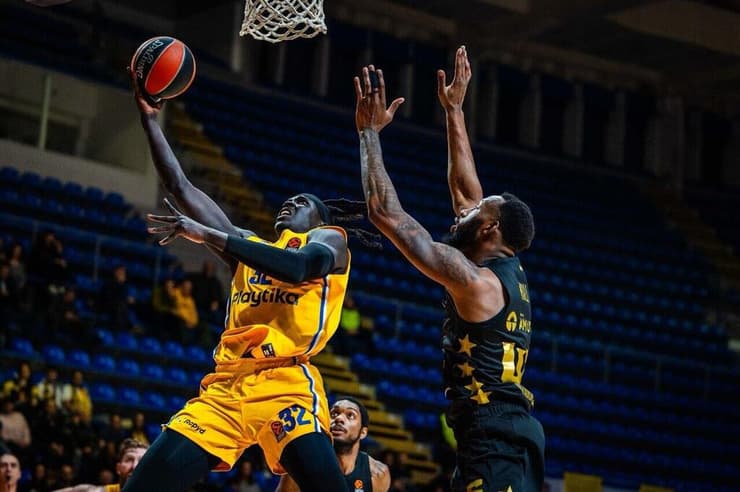 מכבי ת"א - באסקוניה