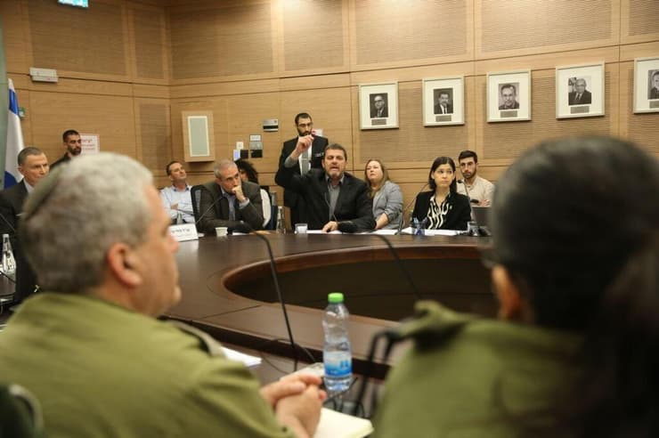 נציג צה"ל תא"ל במיל' משה שנייד בועדת החוץ והביטחון - הצעת חוק מסירת מידע סודי לראש הממשלה ולשרים (פרשת הדלפת המסמכים)