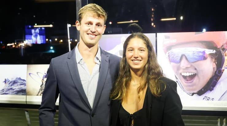 על הגל. קנטור וראובני