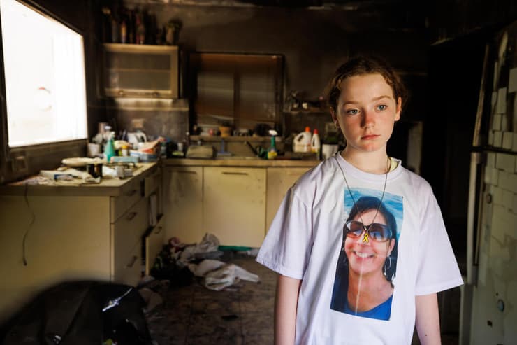 תערוכה עדות מקומית 