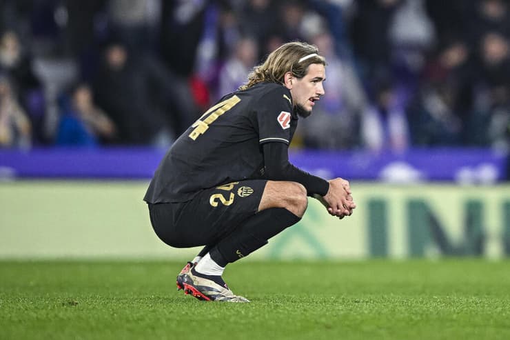 שחקן ולנסיה יארק גסיורובסקי מאוכזב