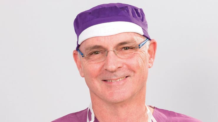 ד”ר רונן גלזינגר, מומחה בכירורגיה פלסטית