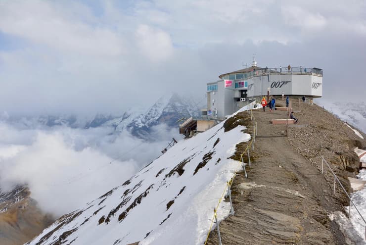 מסעדת "פיץ גלוריה" - חלום למעריצי ג'יימס בונד (צילום: shutterstock) מסעדת "פיז גלוריה" - חלום למעריצי ג'יימס בונד