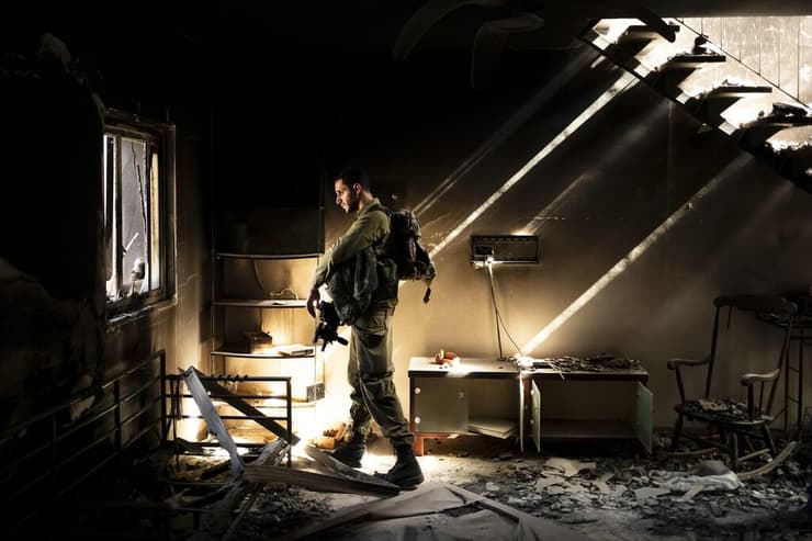 תערוכה עדות מקומית 