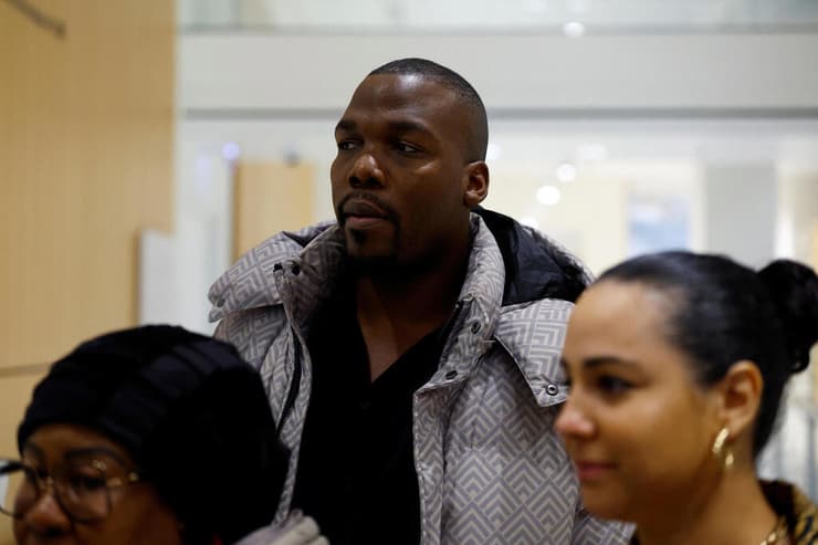 מתיאס פוגבה בבית המשפט (צילום: REUTERS/Stephanie Lecocq) מתיאס פוגבה