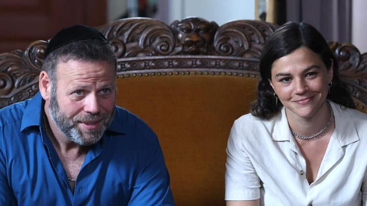 ג'וי ריגר, מתוך "הטבעת"