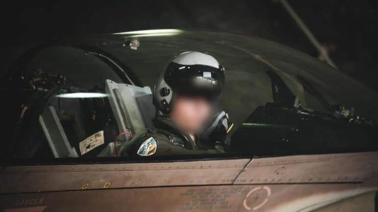 טייס הקרב ד', מטייסת 119 