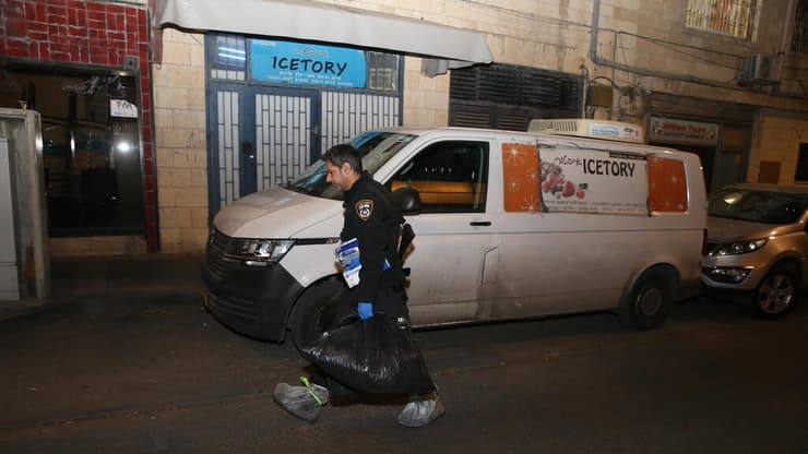 זירת הדירה בה נדקרה אישה מבוגרת בירושלים