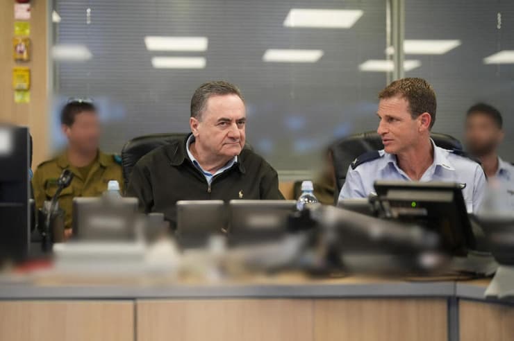 שר הביטחון ישראל כ"ץ במהלך התקיפה בתימן 