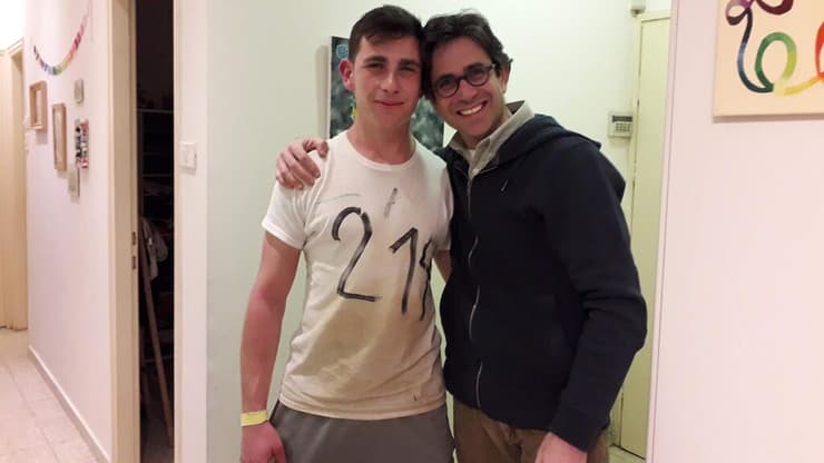 צבי זוסמן עם בנו, בן ז"ל. "האחריות שלנו היא לא רק לשמור על המדינה, אלא גם על החברה שבתוכה" צבי זוסמן עם בנו, בן ז"ל. "האחריות שלנו היא לא רק לשמור על המדינה, אלא גם על החברה שבתוכה"