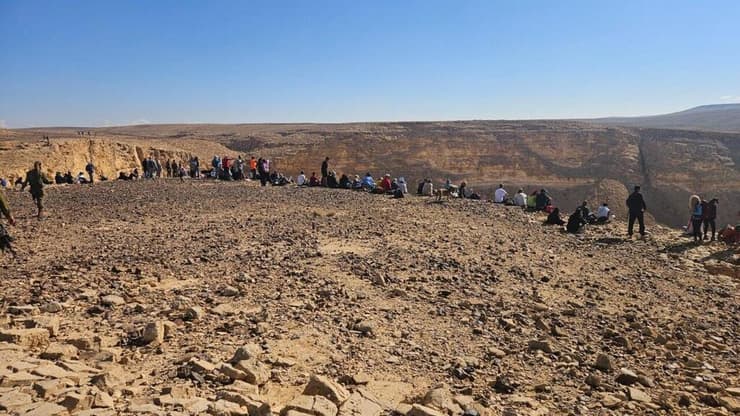 מאות מטיילים הגיעו היום לאתר