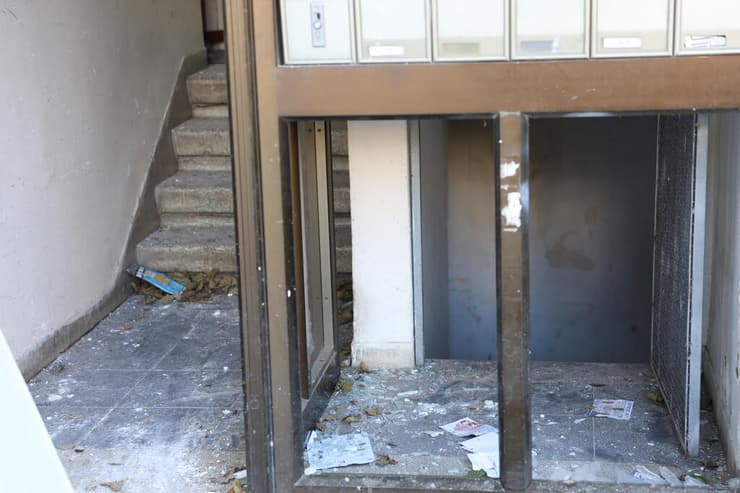 זירת נפילת הטיל החות'י בשדרות הבעש"ט ביפו, תל אביב