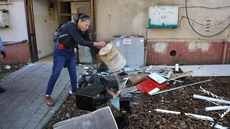 זירת נפילת הטיל החות'י בשדרות הבעש"ט ביפו, תל אביב