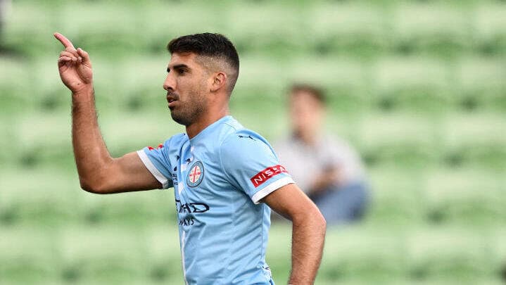 כהן במדי מלברון סיטי (צילום: Quinn Rooney/Getty Images) יונתן כהן במדי מלברון