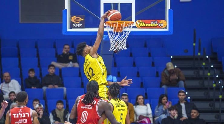 אריק רומרו מטביע (רועי כפיר) אריק רומרו מטביע