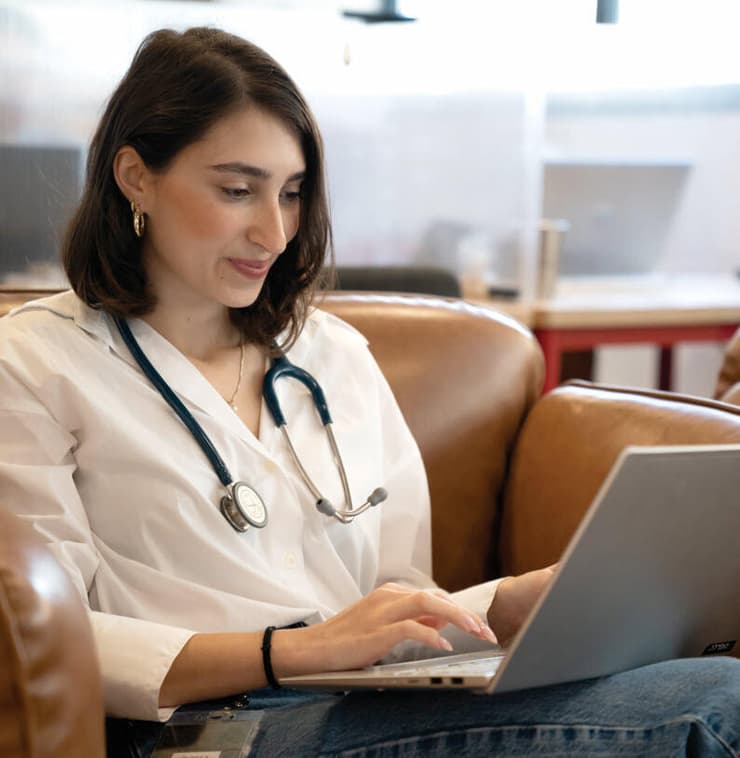 נופר לביא, מלווה מועמדים לקבלה לרפואה בישראל