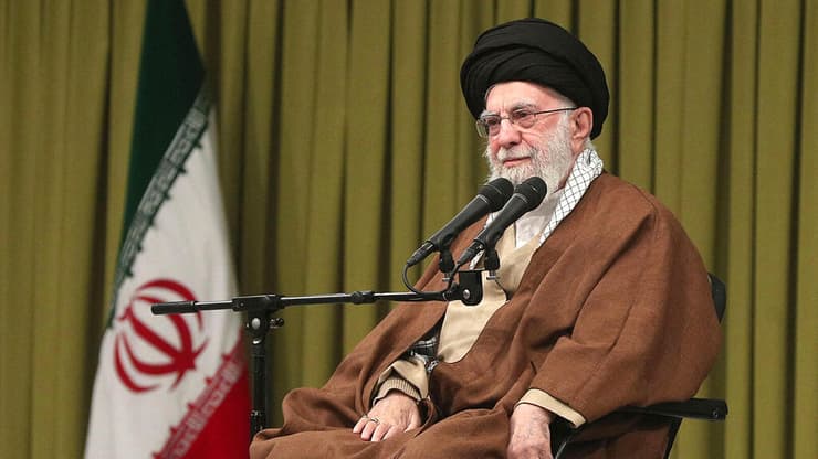 מנהיג איראן עלי חמינאי נאום טהרן