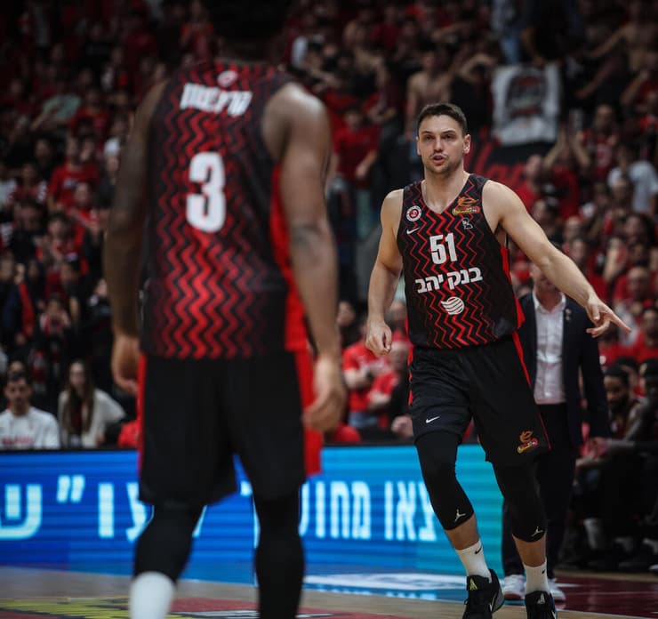 זכה למחמאות ממאמנו. איגור קולשוב (צילום: עוז מועלם) שחקן הפועל ירושלים איגור קולשוב