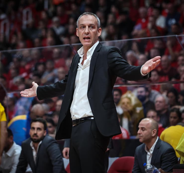 מאמן מכבי ת"א עודד קטש