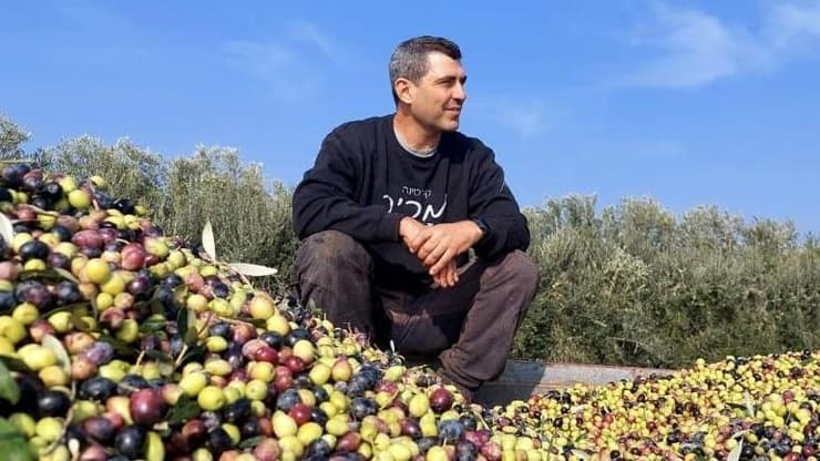 יאיר גולן, חקלאי מרמת הגולן. בעל המותג "כרמי גולן" (יהודה וינברג) יאיר גולן, חקלאי מרמת הגולן