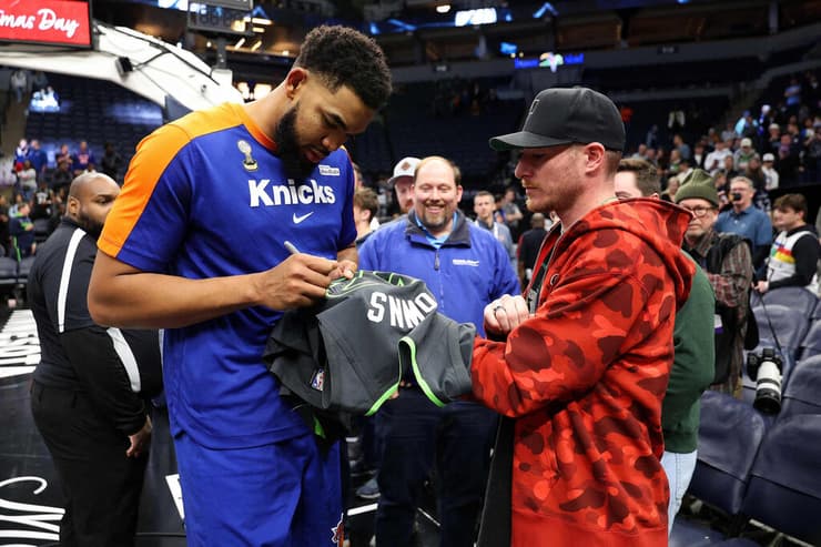 קארל־אנתוני טאונס