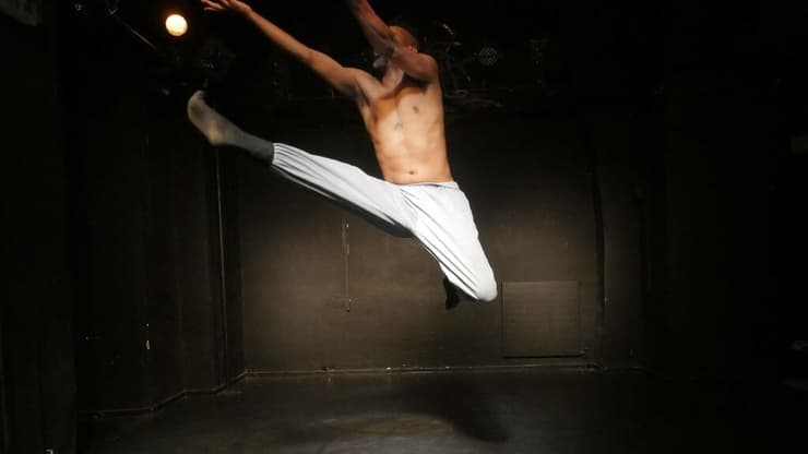 מתוך ההצגה "מחול גנוב" בפסטיבל הולגאב