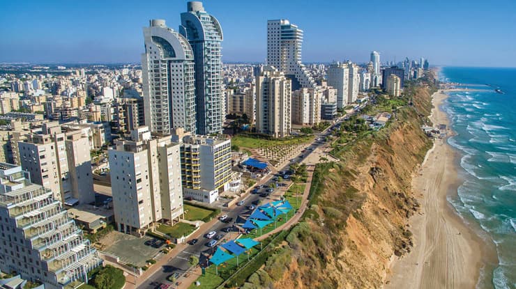 נתניה. מקום ראשון בהיתרים לפינוי בינוי
