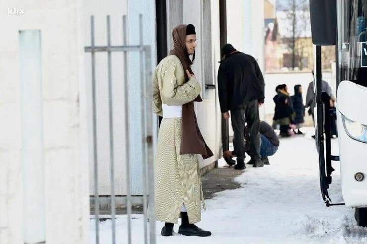 אחד מאנשי הכת אחרי חילוץ הילדים אחד מאנשי הכת אחרי חילוץ הילדים