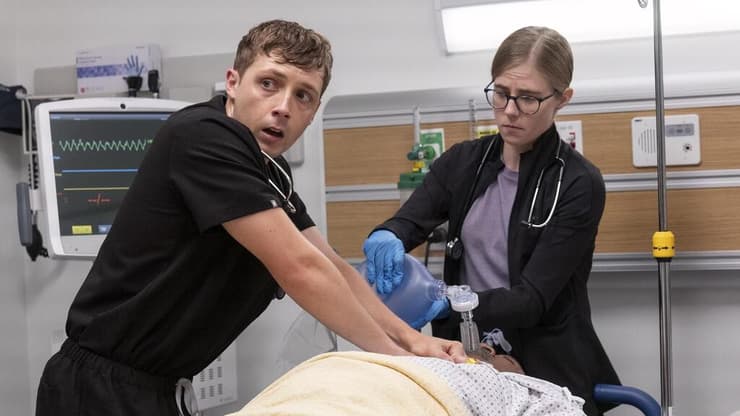 הסדרה שזכתה לשבחים על ריאליזם יוצא דופן. מתוך "The Pitt" (צילום: באדיבות HBO MAX) מתוך The Pitt