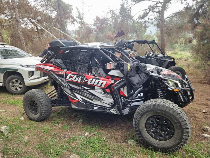 כלי הרכב שבאמצעותם הגיעו החשודים למקום