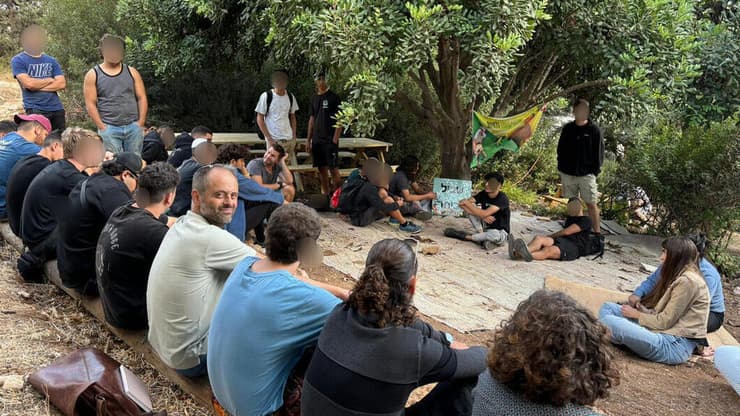 "ההנצחה תרמה בעיבוד האירועים הקשים". נערי הפנימייה בפינת ההנצחה לאביתר   