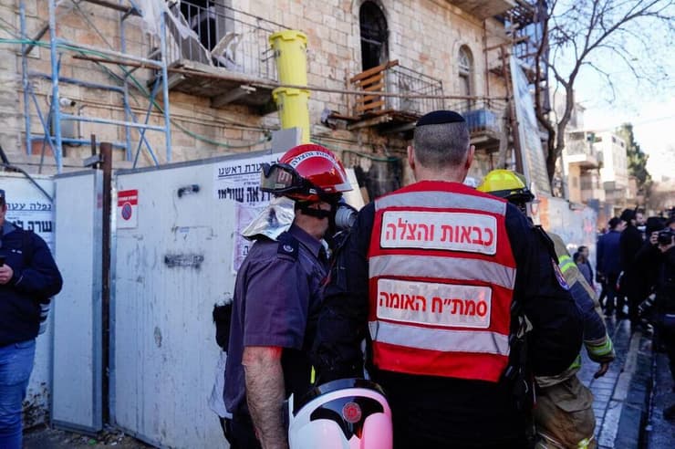 זירת השריפה ברחוב דוד ילין בירושלים