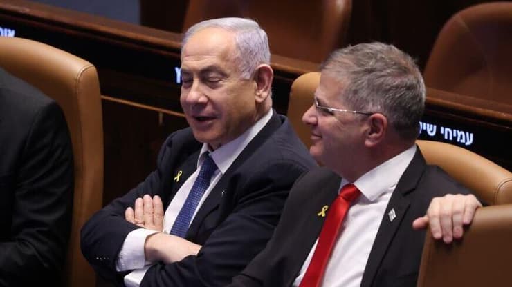 רה"מ בנימין נתניהו ושלמה קרעי במליאת הכנסת, דיון 40 החתימות