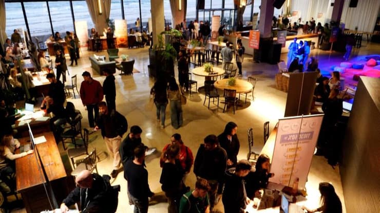 יריד הלימודים והתעסוקה שנערך עבור ניצולי הנובה במסגרת פרוייקט "שווים בתעסוקה"