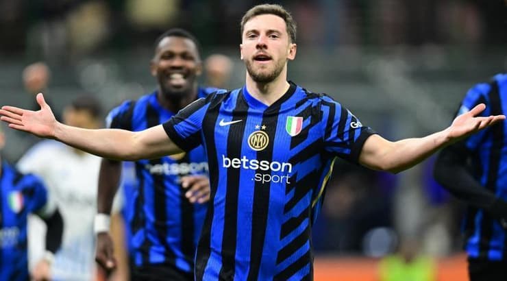 קרלוס אגוסטו חוגג את שער הניצחון