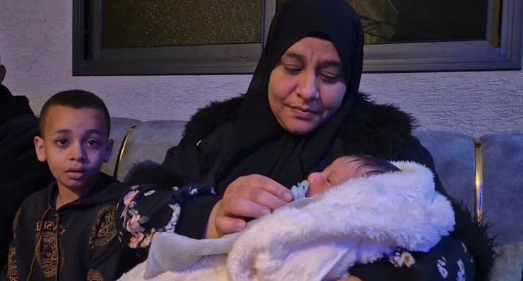 אחיינו של מוחמד עמאש נקרא על שמו אחרי שנרצח. "הוא כל כך חיכה לו" מוחמד נרצח בג'סר אזרקא - לאחותו נולד ילד שנקרא על שמו