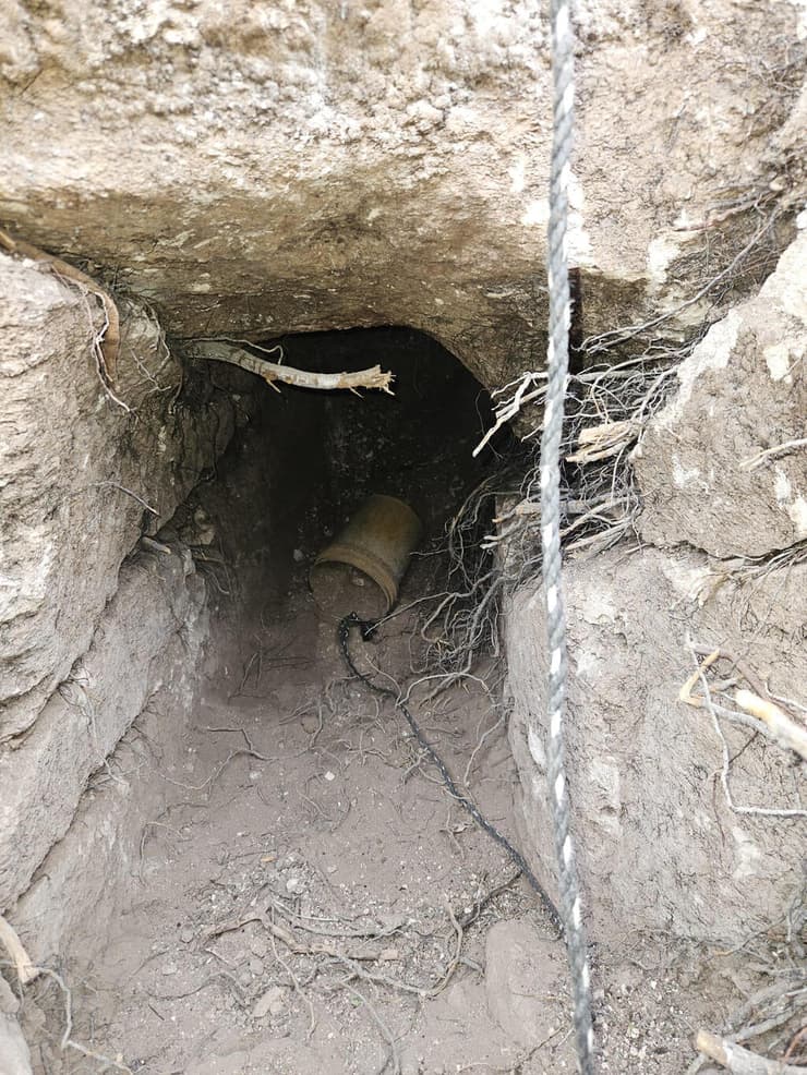 דלי שבו השתמשו החשודים בחורבת בינית