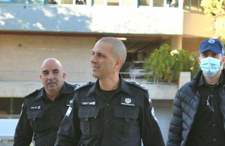 ביקש לקיים את הדיונים בתוך מתקני הכליאה עצמם. יעקובי (צילום: רפי קוץ) הגעתו של נציב קובי יעקובי לחקירה במח"ש