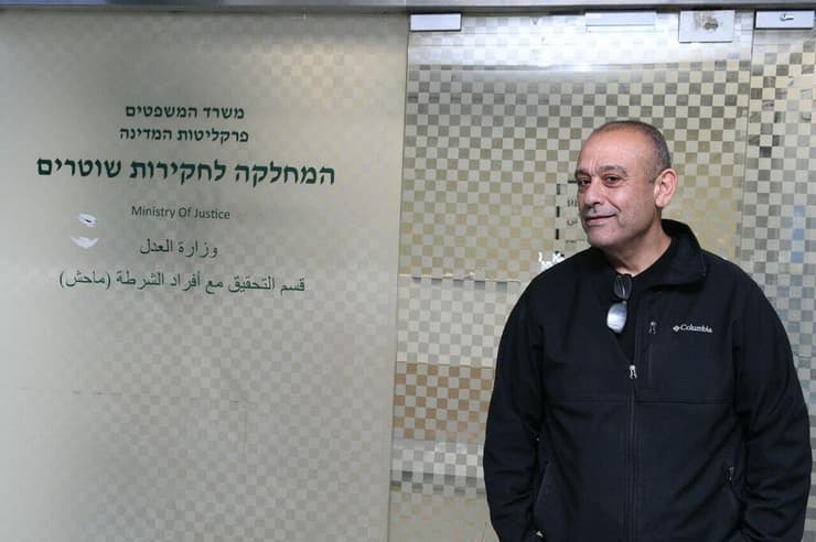 נצ"מ אבישי מועלם בכניסה לחקירה, היום (צילום: רפי קוץ) נצ"מ אבישי מועלם מגיע לחקירה במח"ש