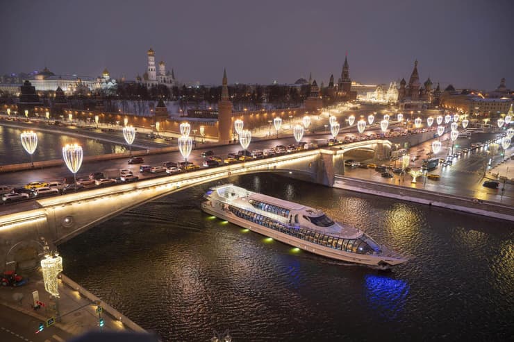 נהר מוסקבה (AP Photo/Alexander Zemlianichenko) נהר מוסקבה