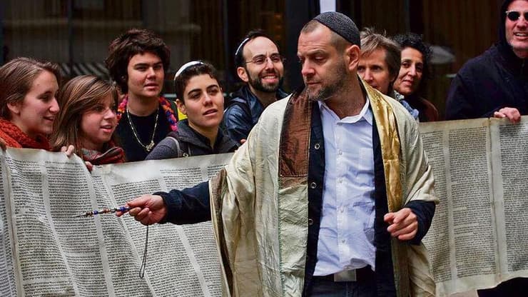 עמיחי לאו-לביא עם הקהילה שלו בניו יורק