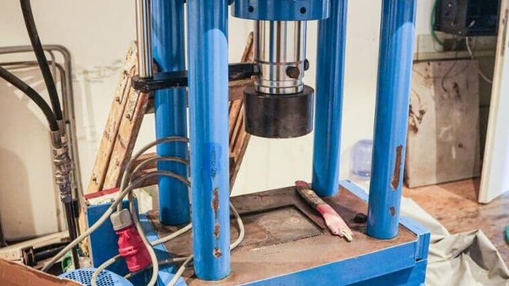 מחרטה בישוב יפיע בה ייצרו מטבעות מזויפים של 10 שקלים