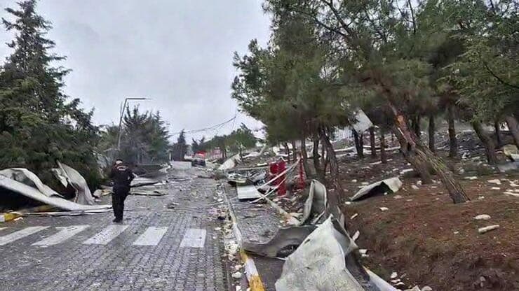 פיצוץ במפעל לחומרי נפץ באזור בליקסיר ב טורקיה שבו נהרגו 12 בני אדם